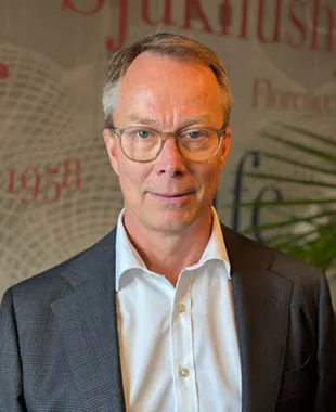 Patrik, 380x440
