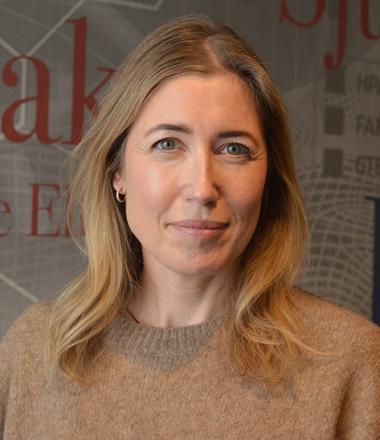 Julia 2019_380x440